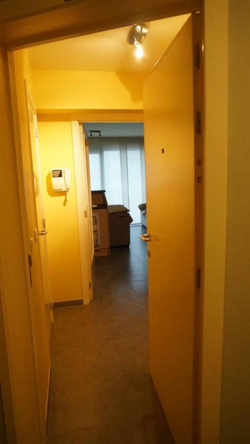 Studio Apartment 'De Strandwandeling' With Frontal Sea View Near オステンド エクステリア 写真