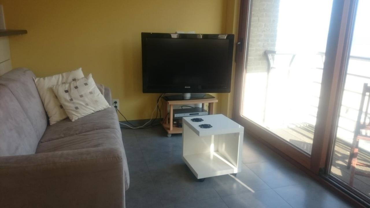 Studio Apartment 'De Strandwandeling' With Frontal Sea View Near オステンド エクステリア 写真